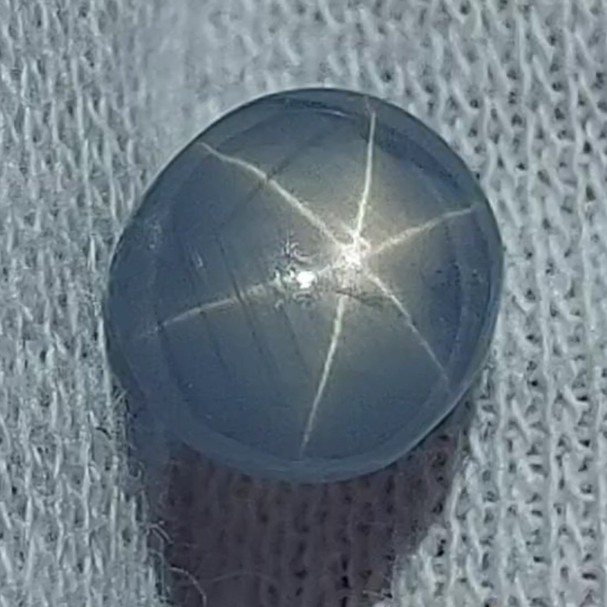 Зоряний сапфір 2,5 карат ЦЕЙЛОН овал 7,3х6,3 мм НЕ ГРІТИЙ