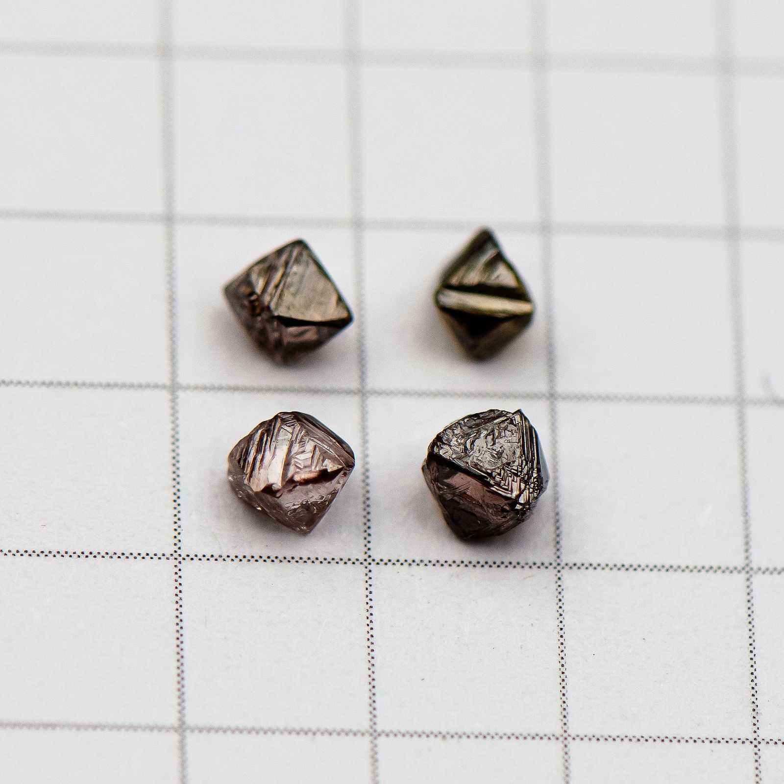 Алмаз Кристал з тригонами ціна за шт