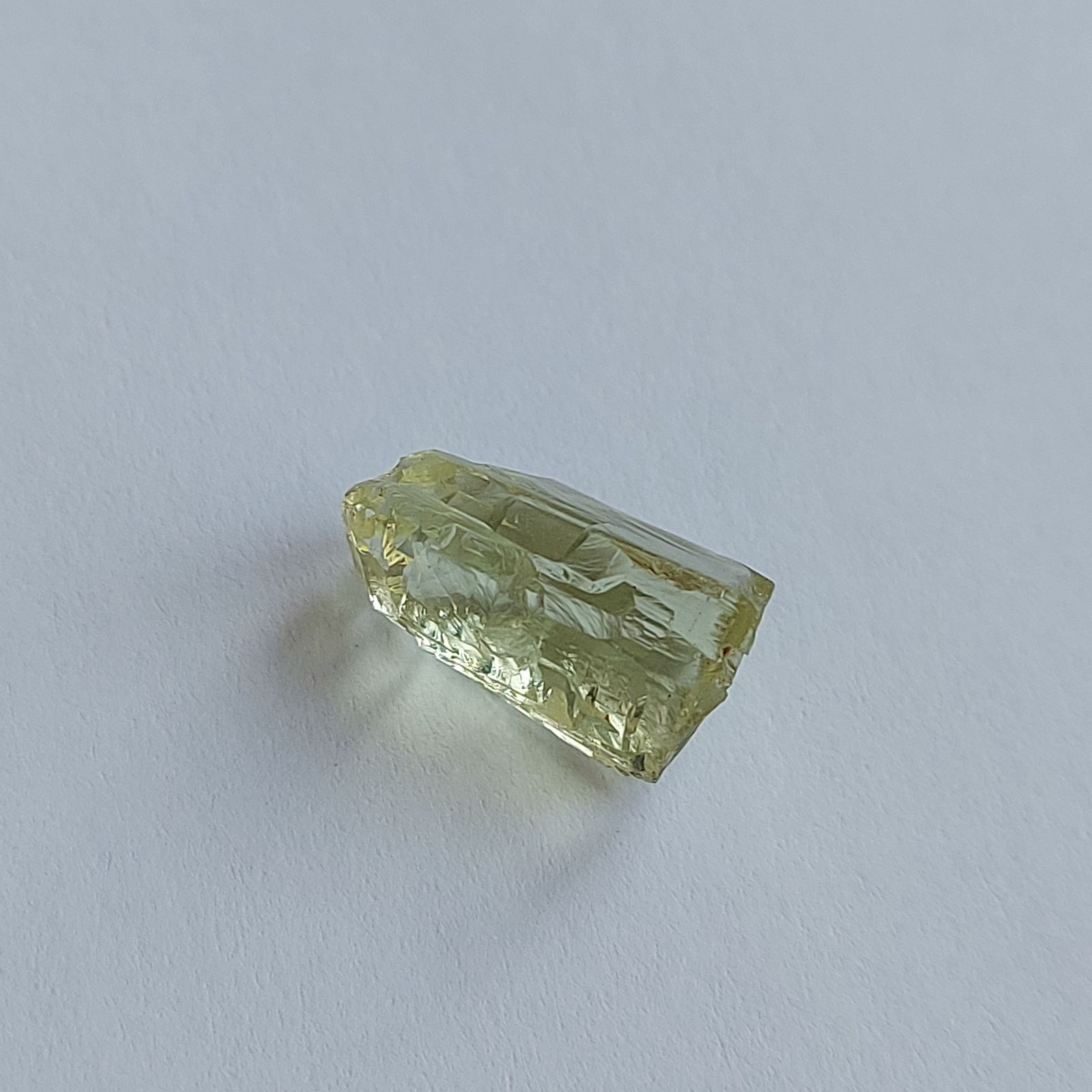 Берилл Гелиодор природный кристалл 6,77 карат