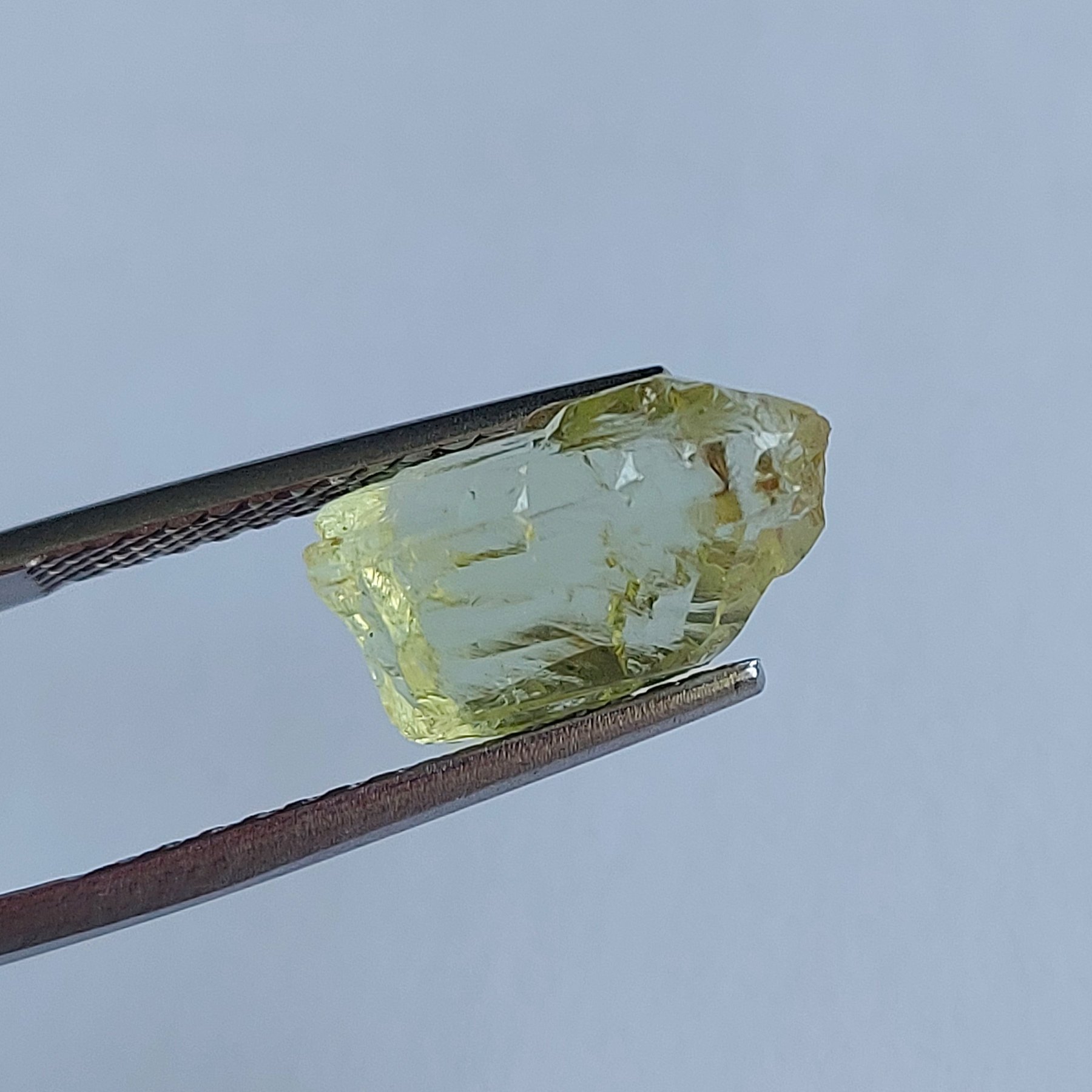 Берилл Гелиодор природный кристалл 6,77 карат