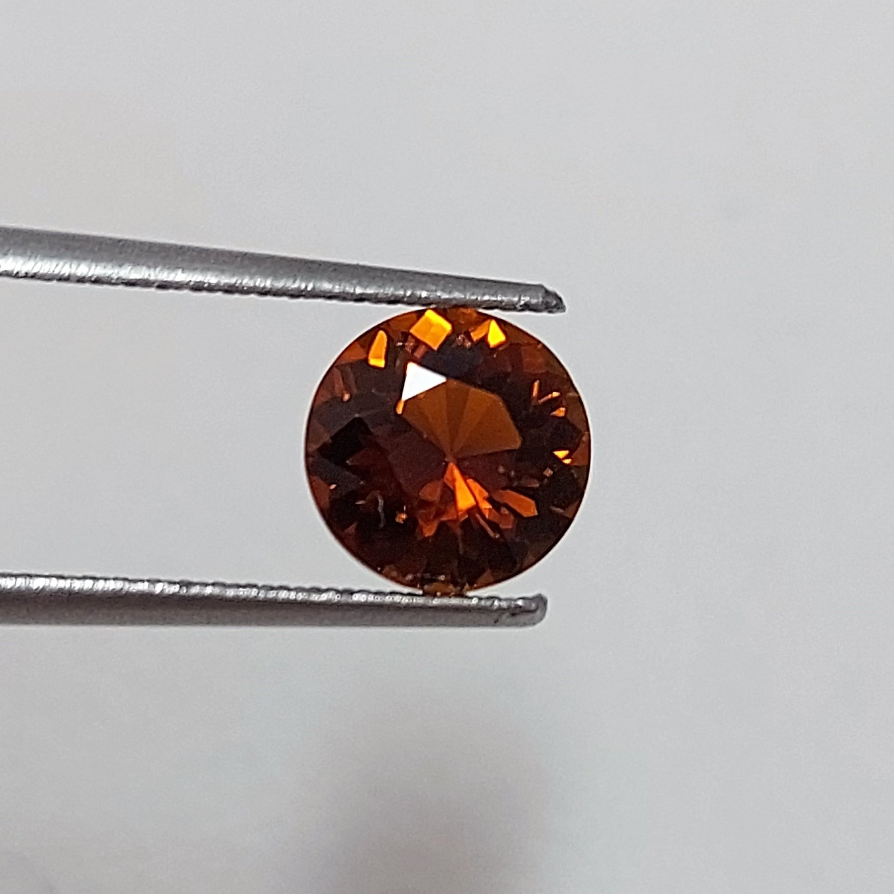 Турмалин оранжевый 1,3 карат круг 7 мм