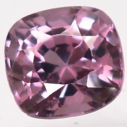 Шпінель рожева 2 карата кушон 7,4х7 мм