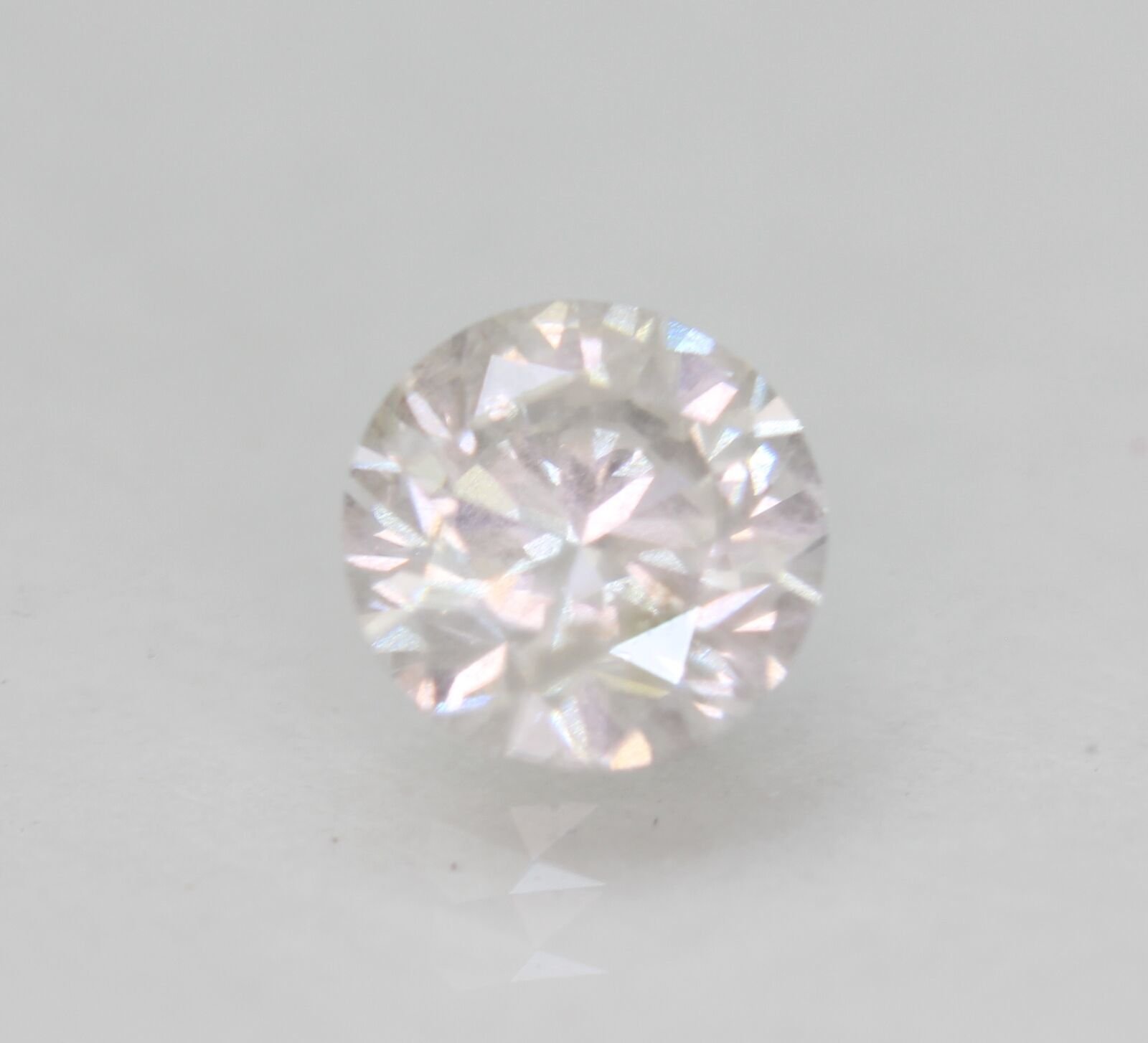 Діамант 0,28 карат круг 4 мм