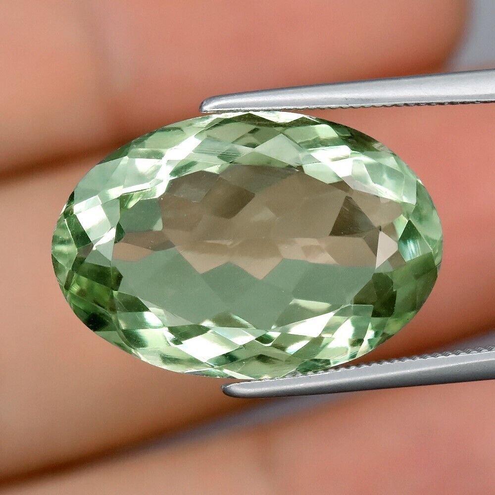 Зеленый кварц Празиолит 9 карат овал 17,8х12,2 мм