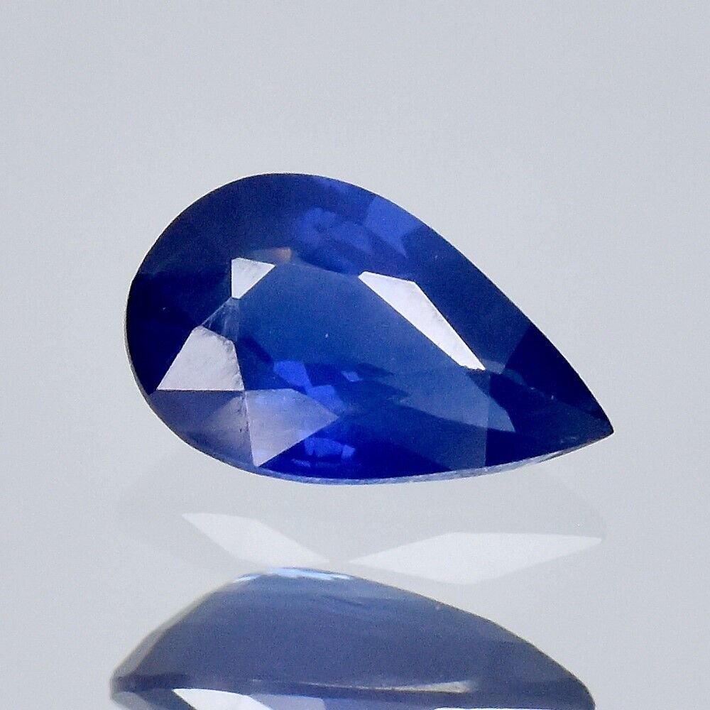 Сапфир синий груша 6х3,8 мм 0,4 карата