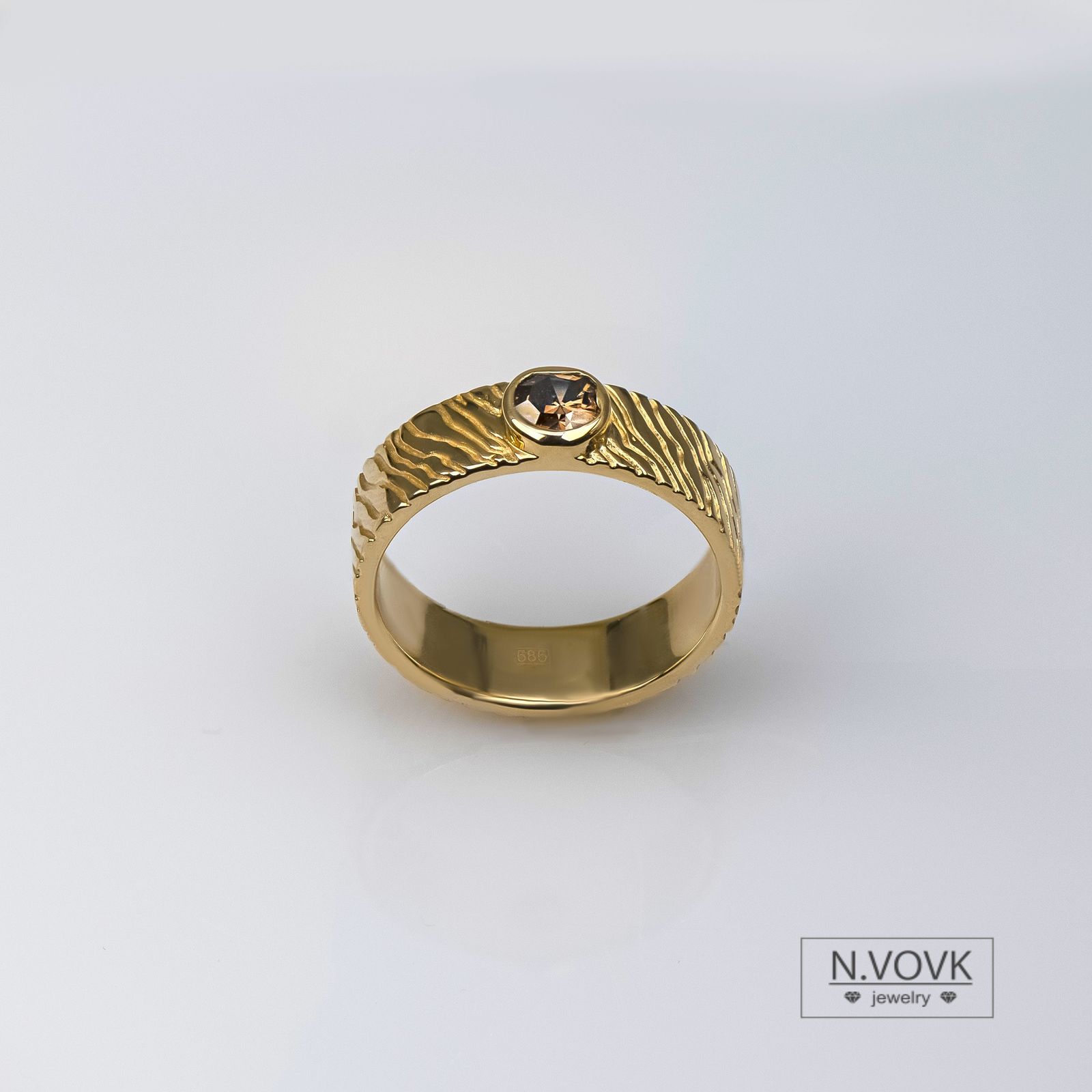 Кольцо с коньячным бриллиантом техника Мокуме золото