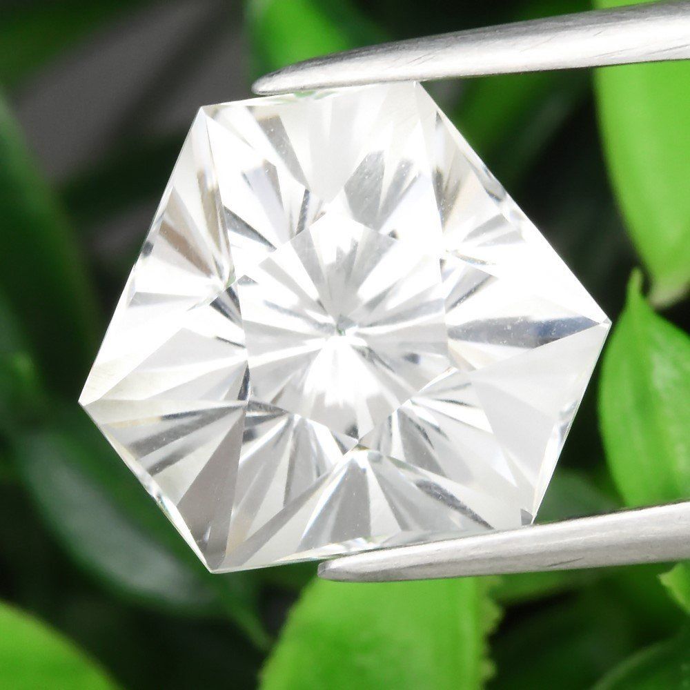 Гірський кришталь 5,5 карат 10,9 мм