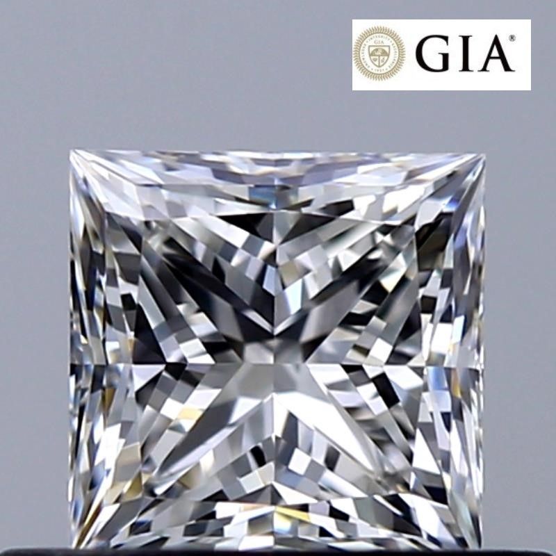 ⭐︎Diamond★ページ Купить Бриллиант 0,52 карат квадрат принцесса G/VVS1 NVOVK jewelry