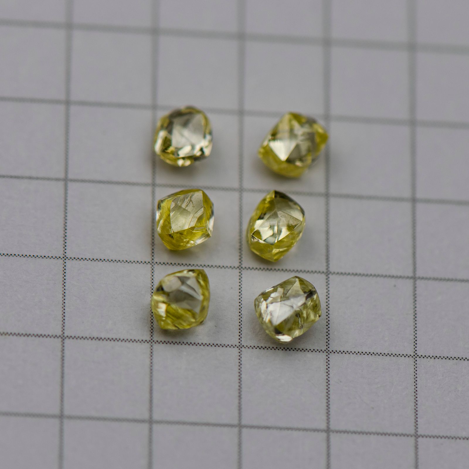 Алмаз Кристал жовтий 0,3 карат ціна за шт