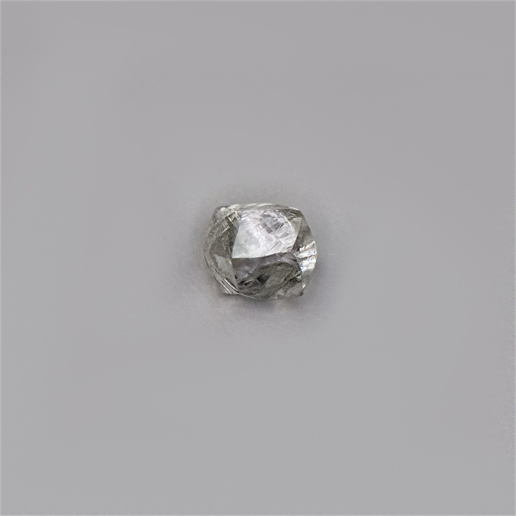 Алмаз Кристал F/VVS 0,41 карат тетрагексаедр