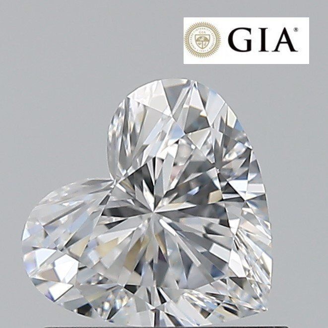 Діамант 0,7 карат Е/VVS2 серце GIA сертифікат