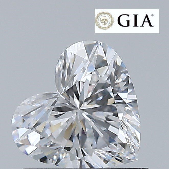 Діамант 0,7 карат Е/VVS2 серце GIA сертифікат