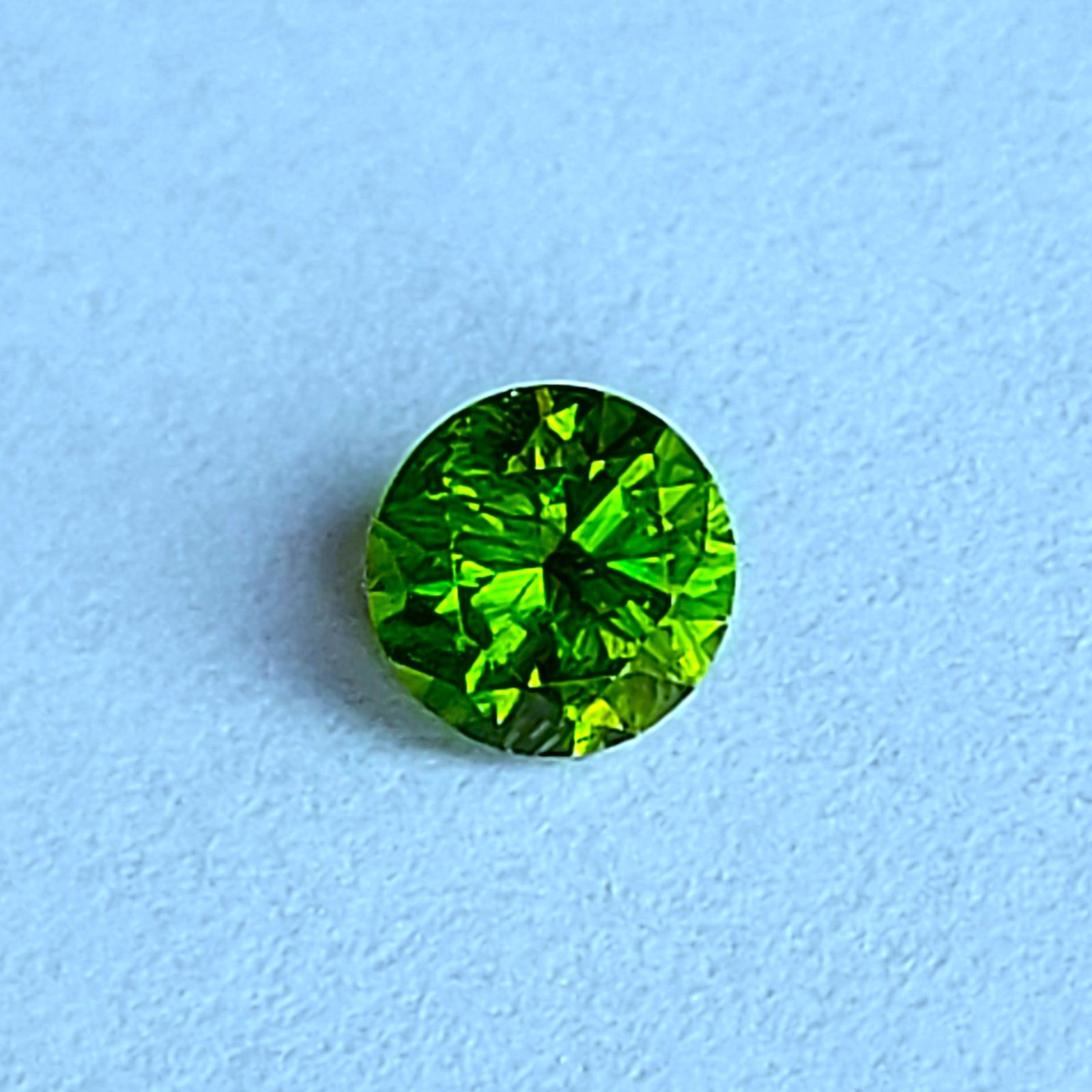 Гранат Демантоїд круг 5,1 мм Green VVS