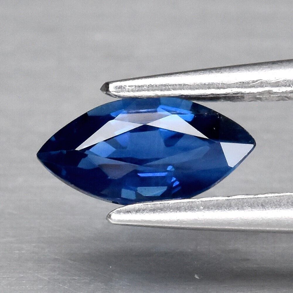 Сапфир синий 0,42 карат маркиз 6,4х3,3 мм